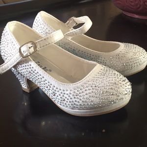 White heel little girls shoes